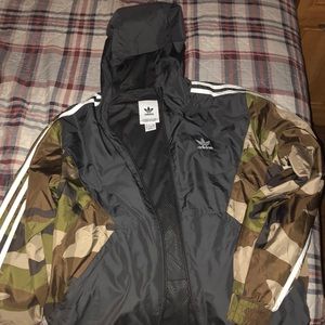 Adidas windbreaker camo and black